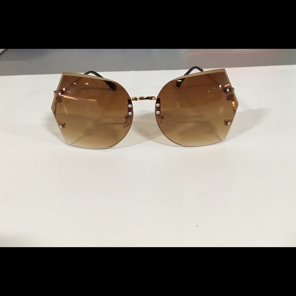 WOMENS SUNGLASSES